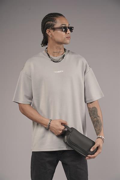 Sırtı Etnik Desenli Baskılı Oversize Kalıp Tişört