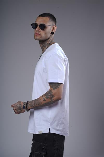 V Yaka Düz Basic Regular Kalıp Erkek Tişört