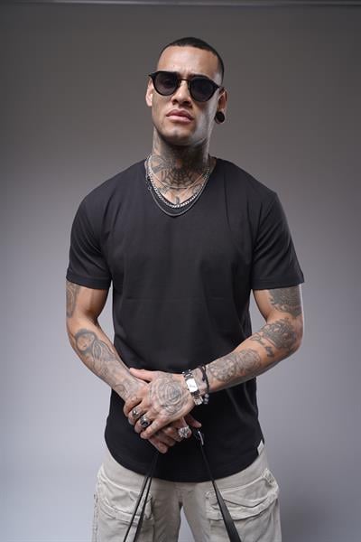 V Yaka Düz Basic Regular Kalıp Erkek Tişört