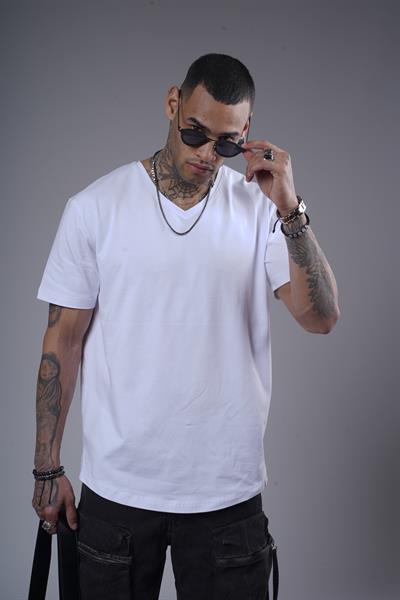 V Yaka Düz Basic Regular Kalıp Erkek Tişört