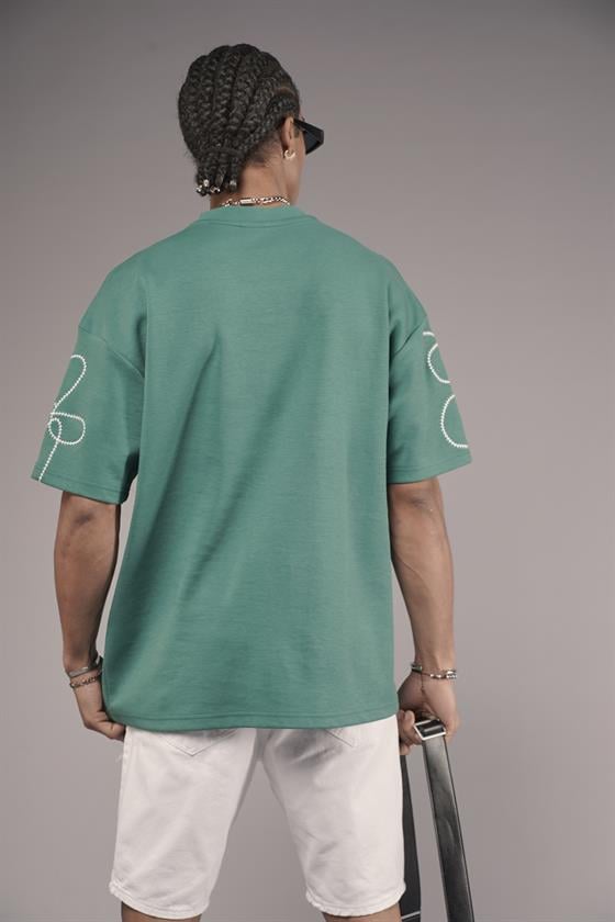Bisiklet Yaka Nakış Detaylı Oversize Kalıp Unisex Tişört