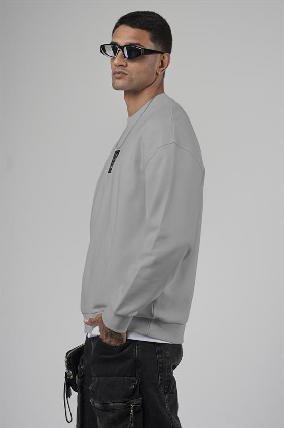 Bisiklet Yaka Önü Etiket Detaylı Oversize Basic Erkek Sweatshirt