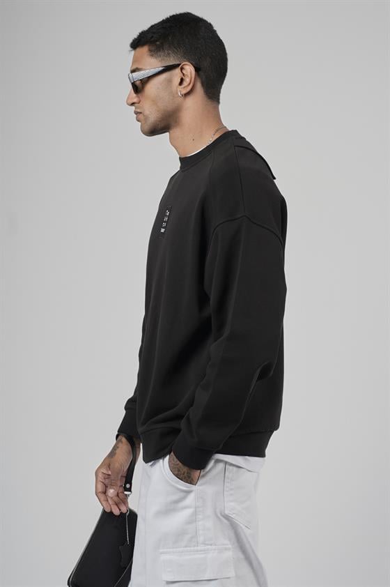 Bisiklet Yaka Önü Etiket Detaylı Oversize Basic Erkek Sweatshirt