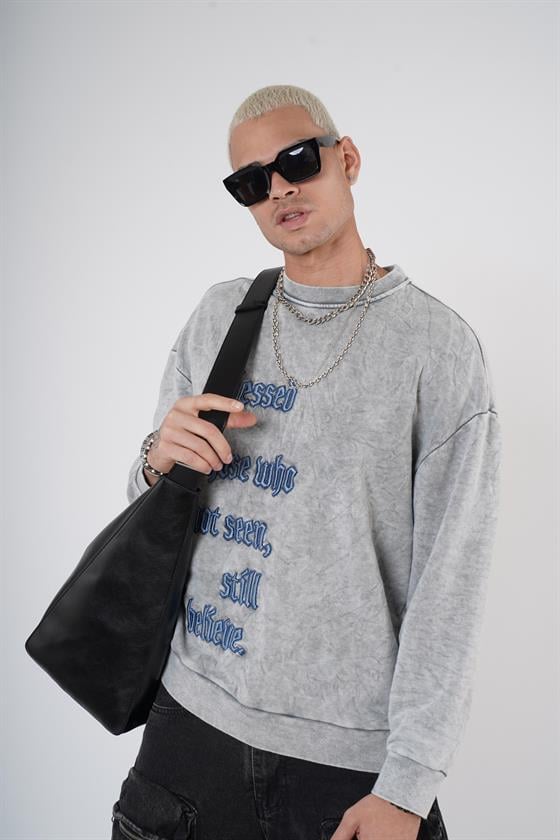 Bisiklet Yaka Yazı Nakışlı Yıkamalı Oversize Kalıp Unisex Sweatshirt