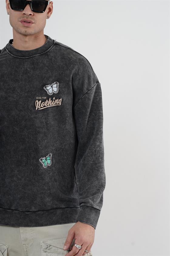 Bisiklet Yaka Yıkamalı Aplikeli Oversize Kalıp Sweatshirt