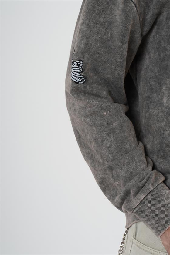 Bisiklet Yaka Yıkamalı Aplikeli Oversize Kalıp Sweatshirt