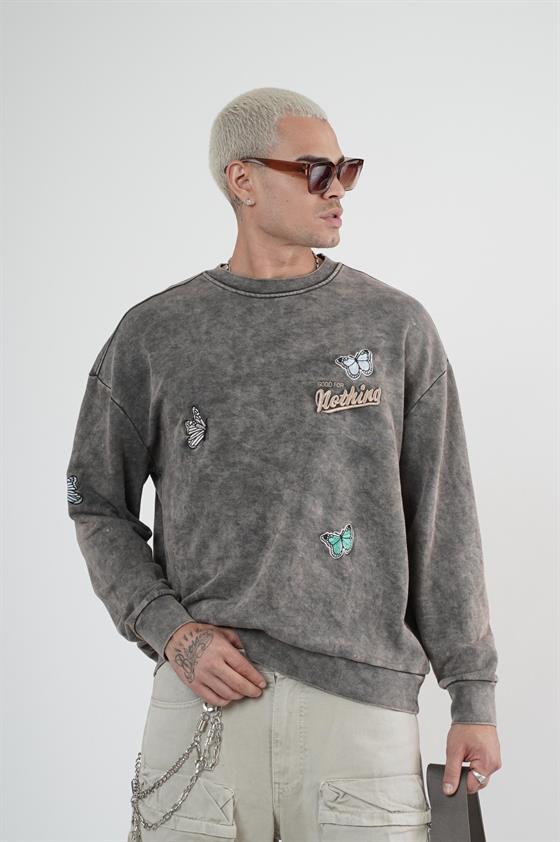Bisiklet Yaka Yıkamalı Aplikeli Oversize Kalıp Sweatshirt
