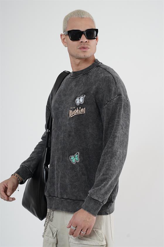 Bisiklet Yaka Yıkamalı Aplikeli Oversize Kalıp Sweatshirt