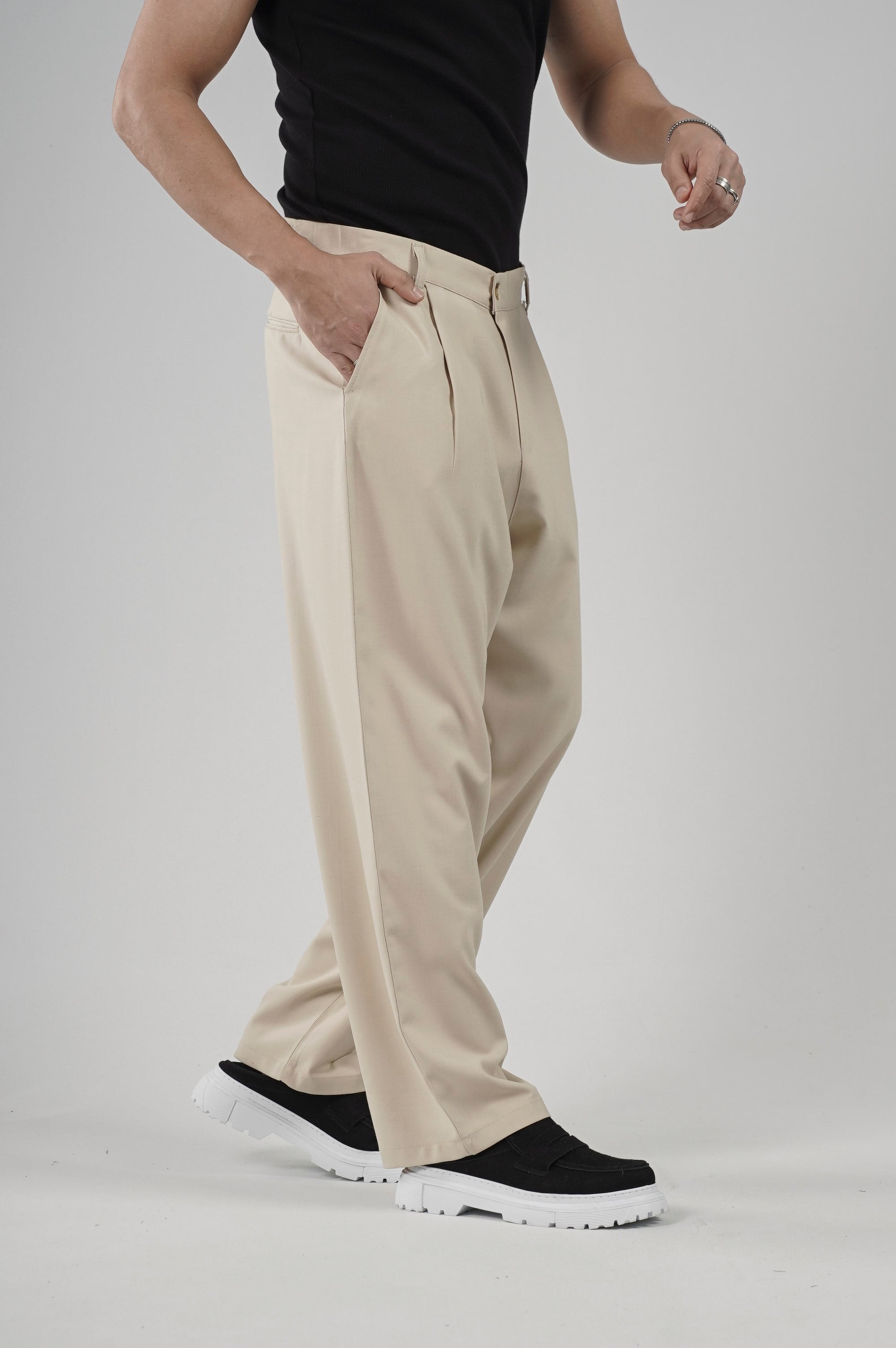 Baggy Kalıp Pileli Kumaş Pantolon