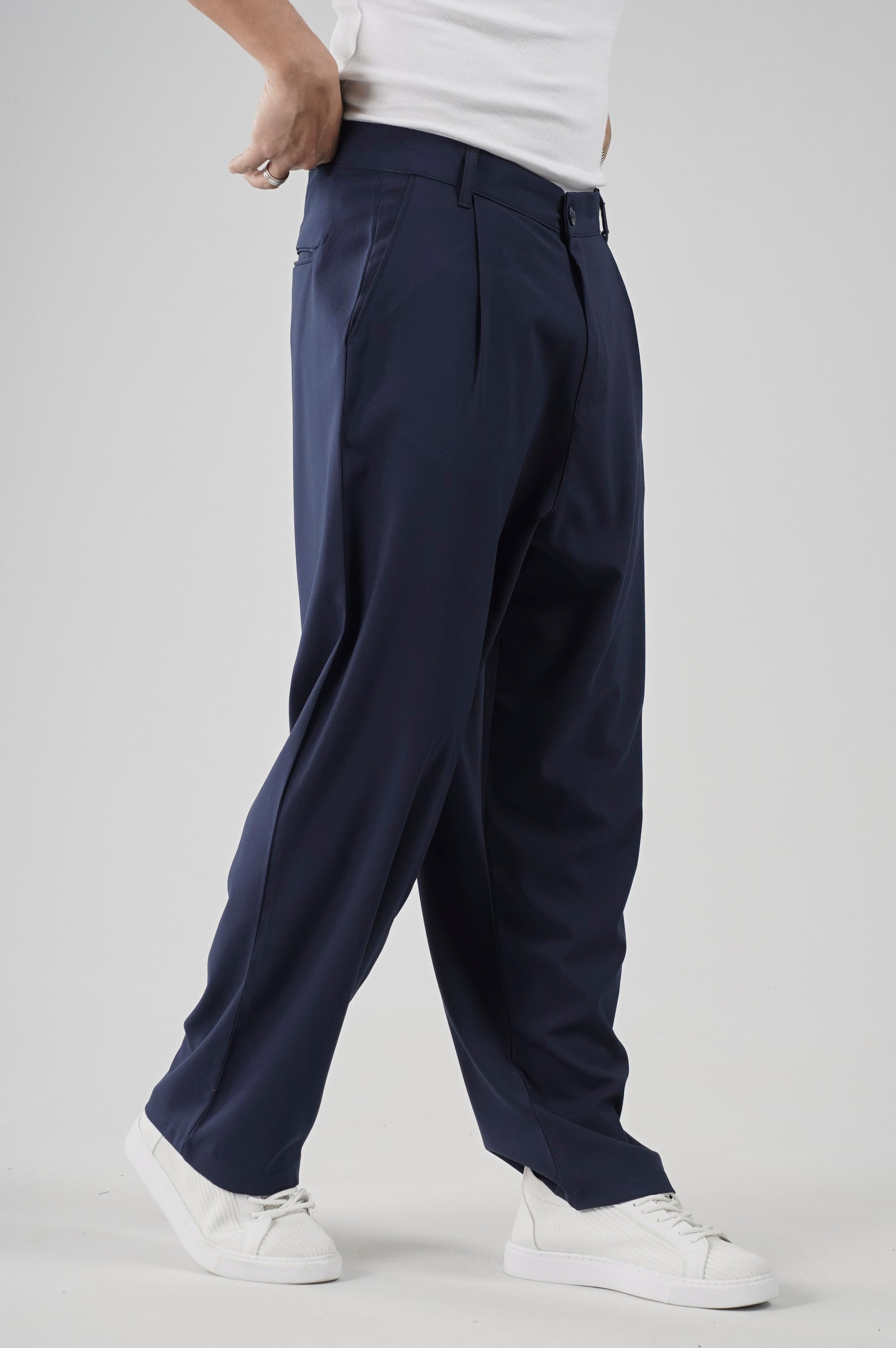 Baggy Kalıp Pileli Kumaş Pantolon