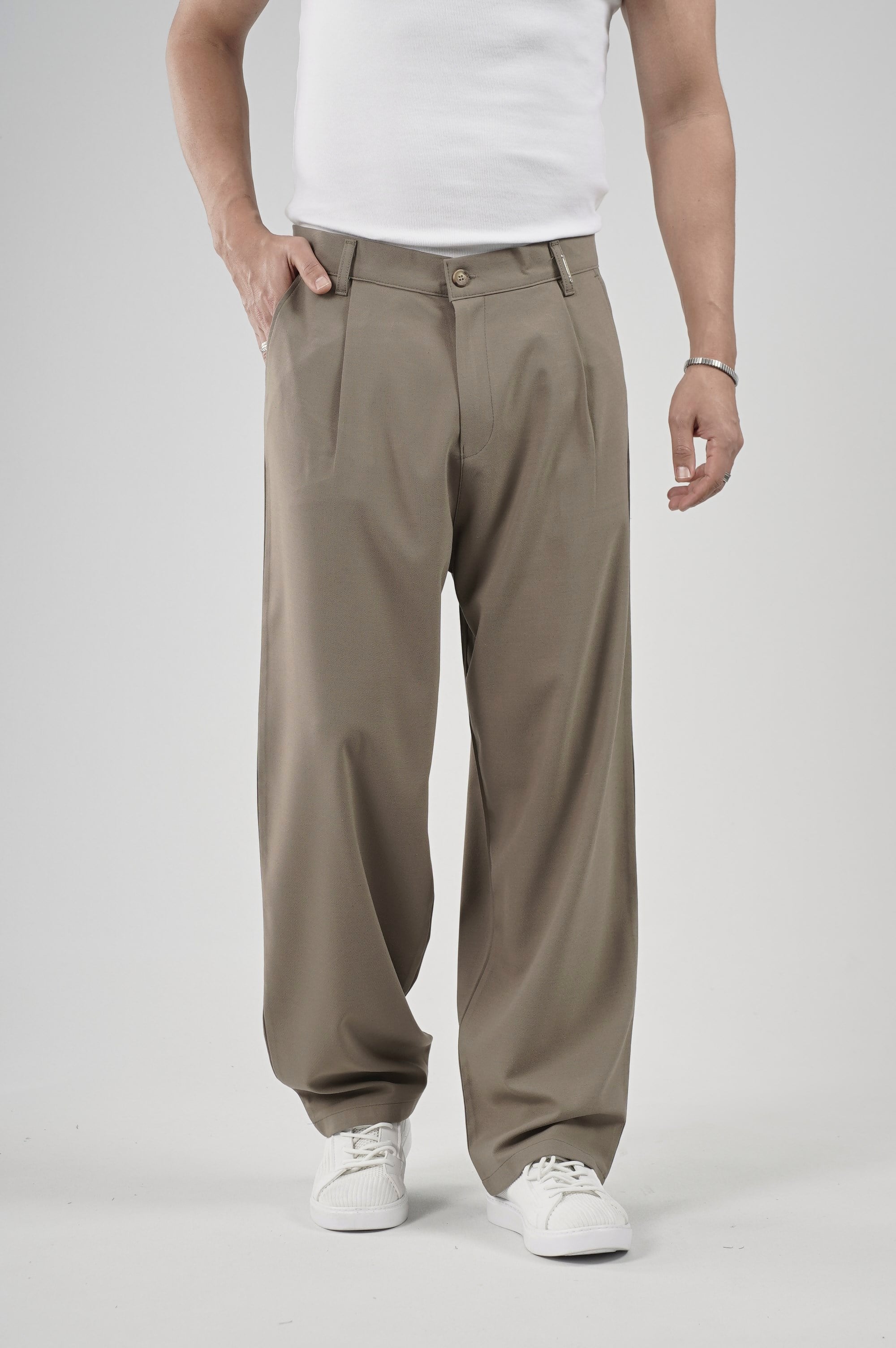 Baggy Kalıp Pileli Kumaş Pantolon