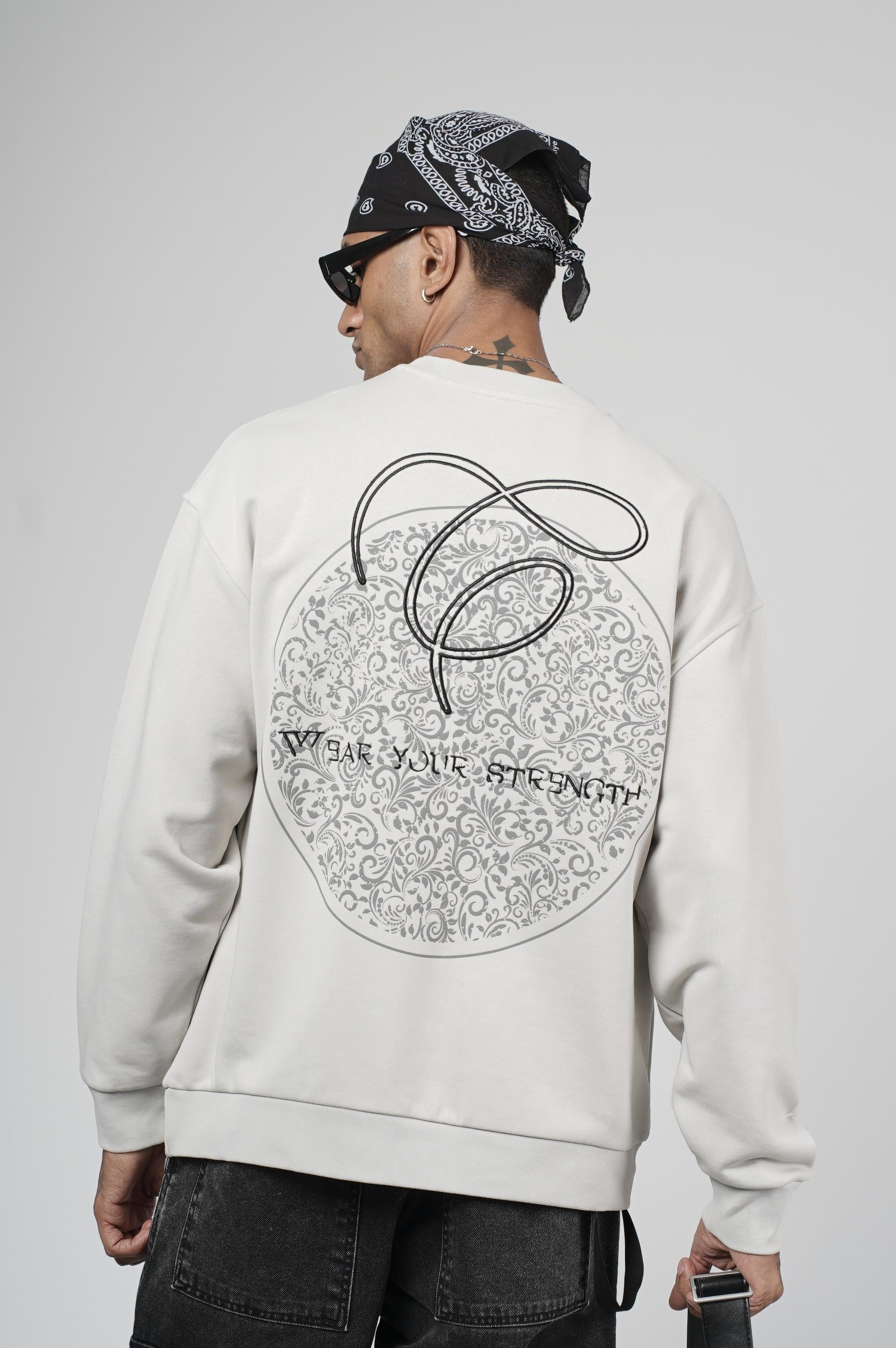 Bisiklet Yaka Baskılı Nakış Detaylı Erkek Sweatshirt
