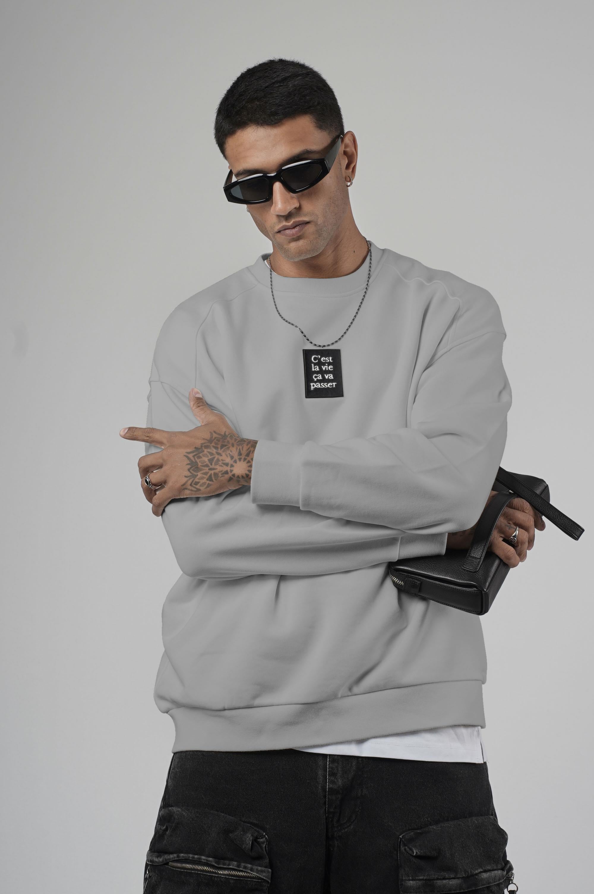 Bisiklet Yaka Önü Etiket Detaylı Oversize Basic Erkek Sweatshirt