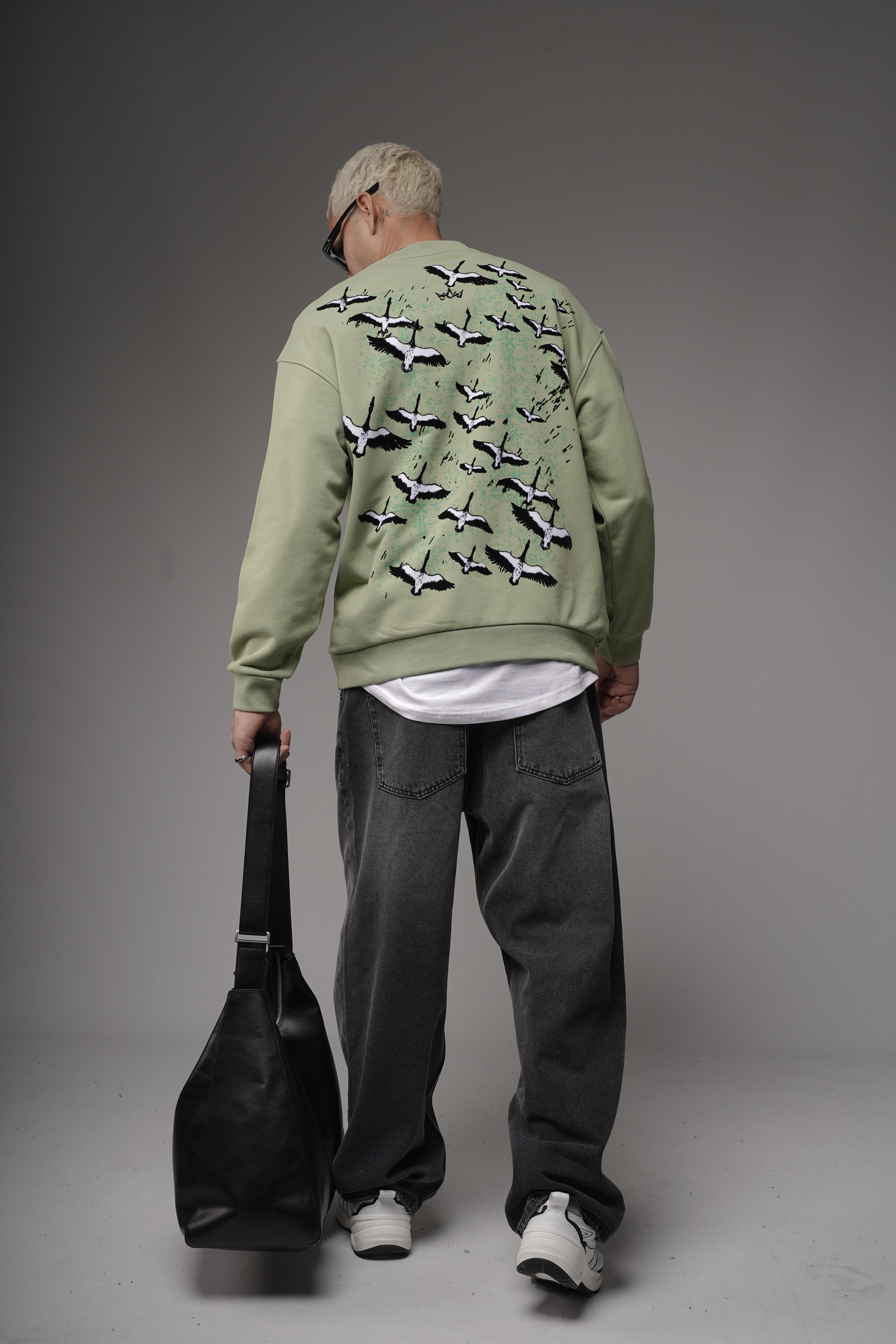 Bisiklet Yaka Sırtı Leylek Baskılı Nakışlı Oversize Kalıp Sweatshirt