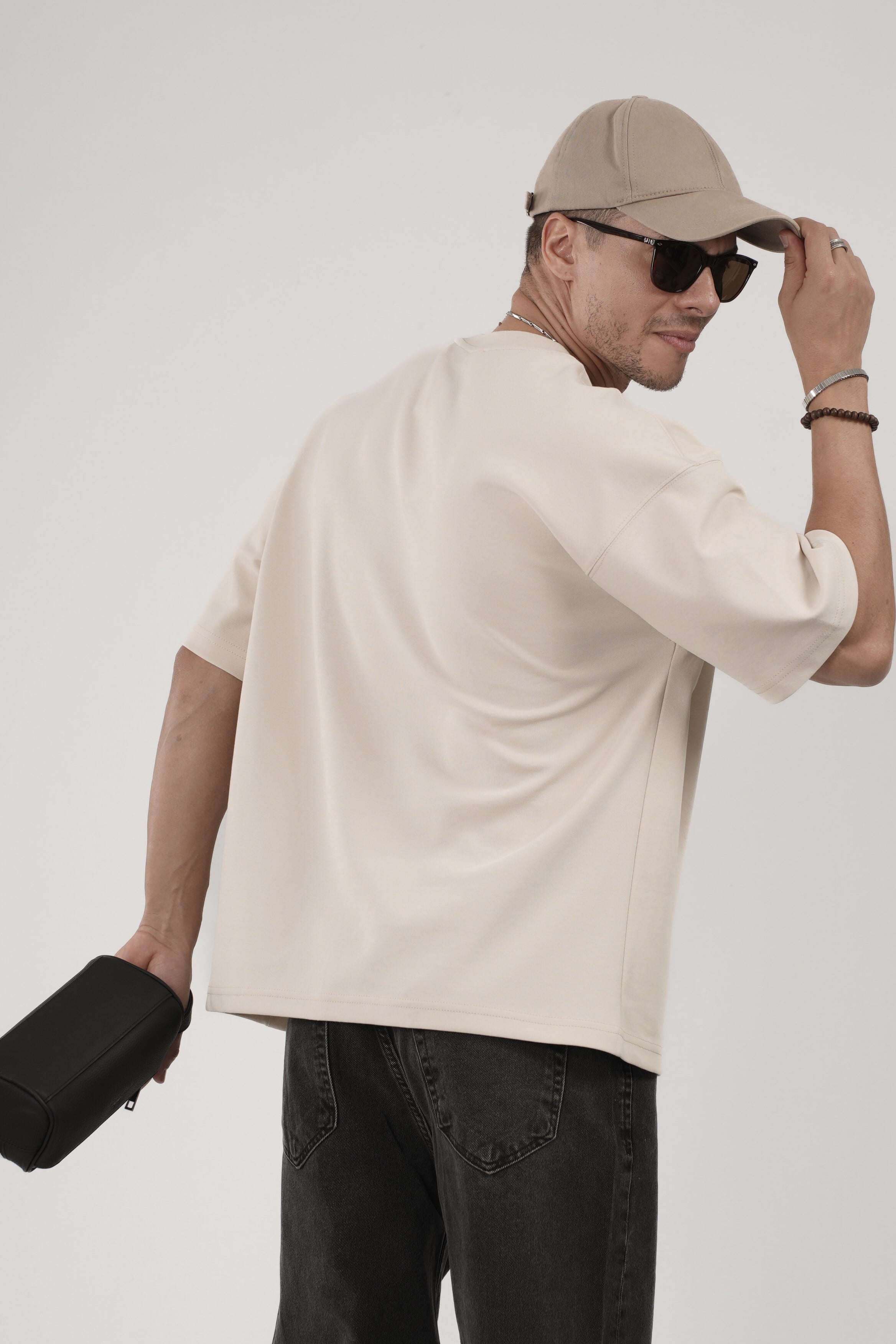 Bisiklet Yaka Taşlı Logo Detaylı Oversize Kalıp Erkek Tişört