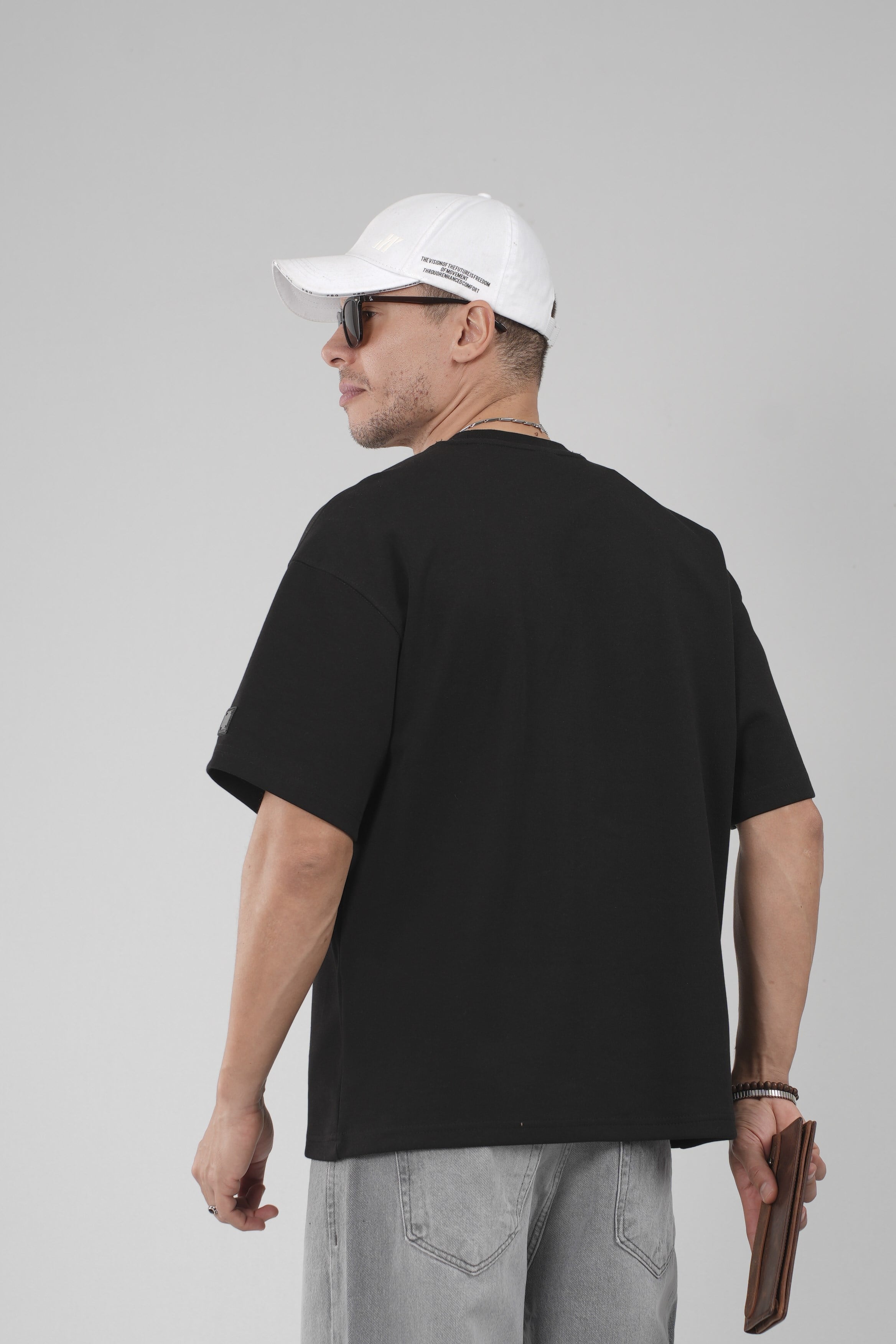 Bisiklet Yaka Taşlı Logo Detaylı Oversize Kalıp Erkek Tişört