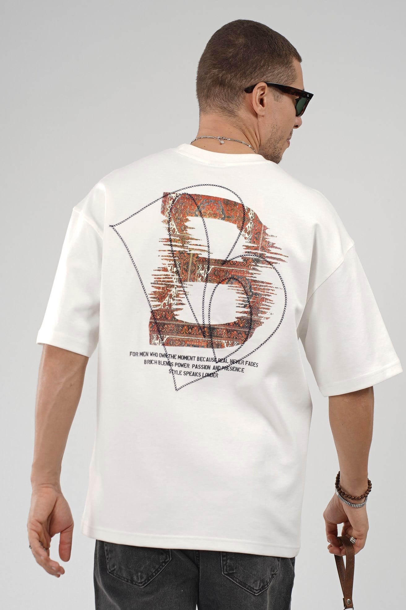 Nakış Detaylı Baskılı Erkek Oversize Kalıp Tişört
