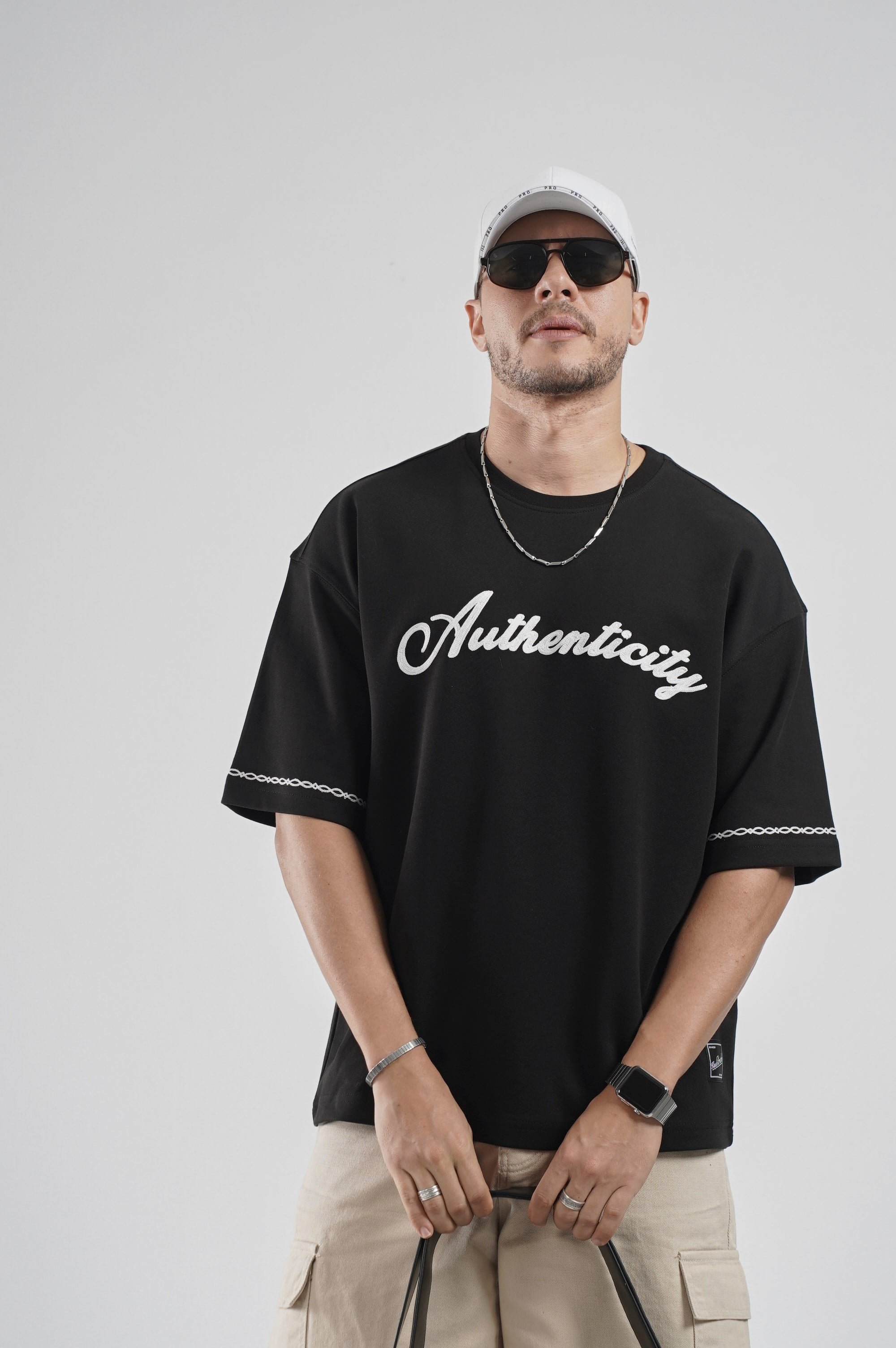 Oversize Kalıp Authenticity Nakış Detaylı Tişört