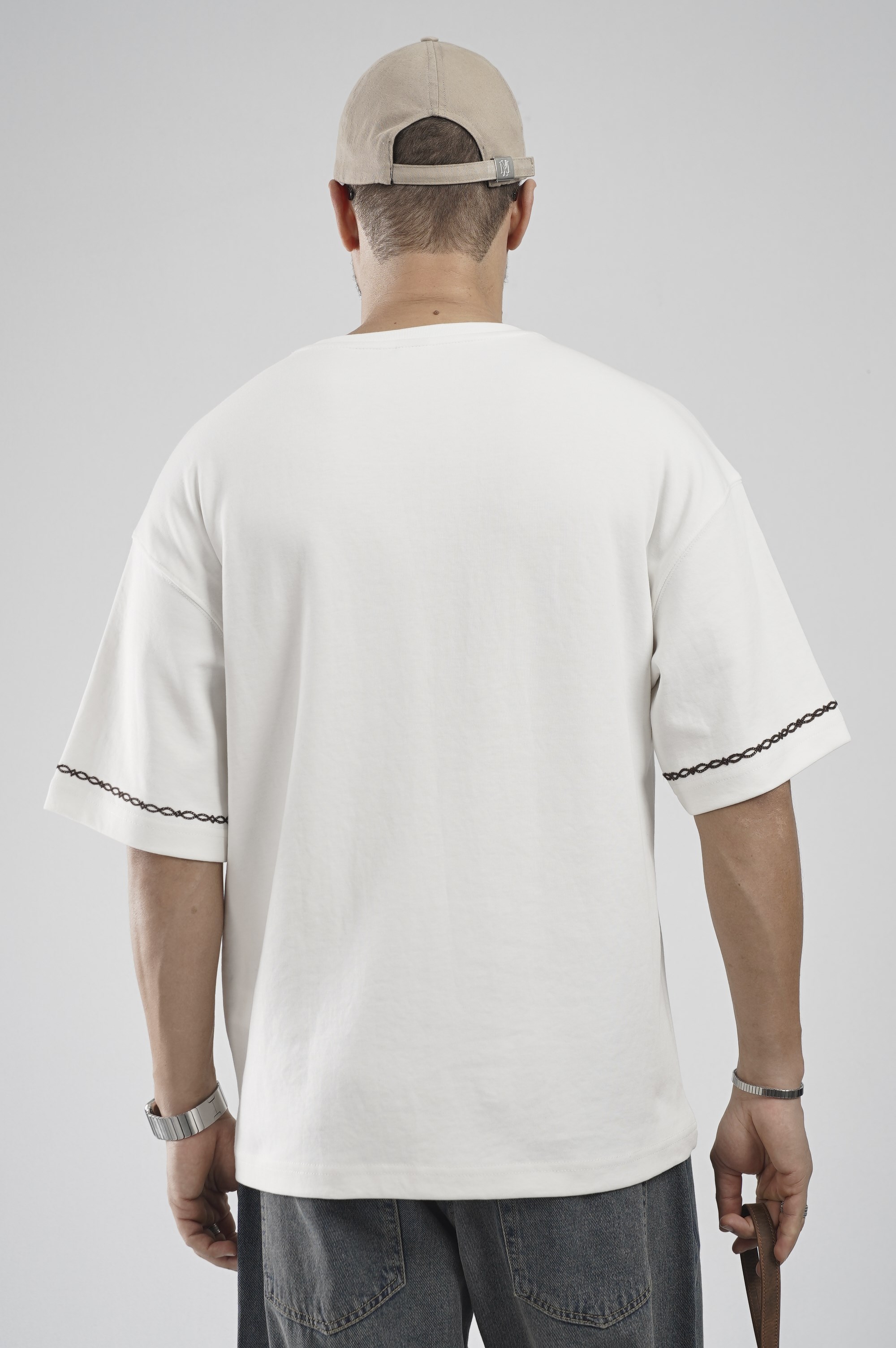Oversize Kalıp Authenticity Nakış Detaylı Tişört