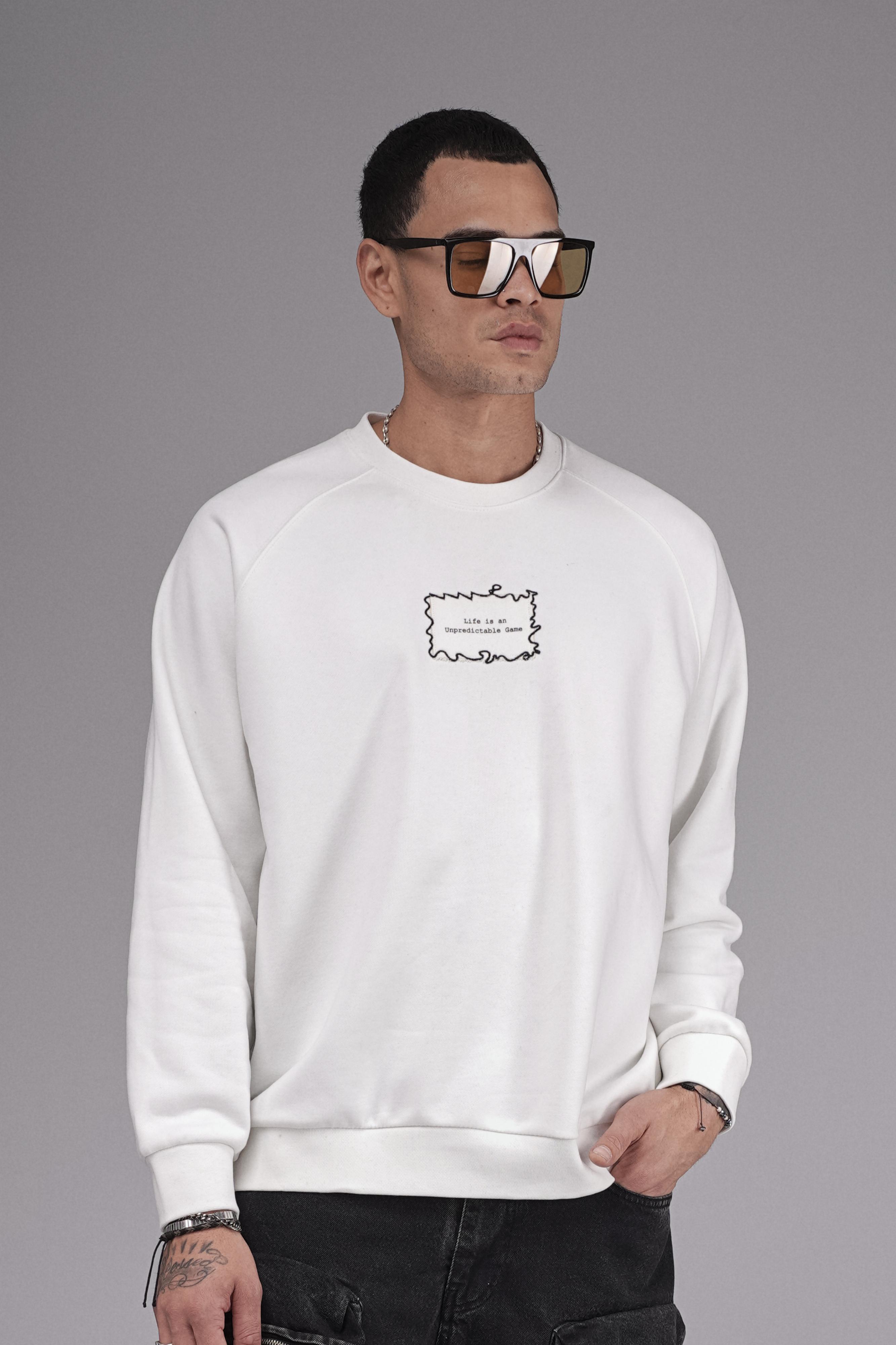 Oversize Kalıp Reglan Kol Nakış Detaylı Sweatshirt