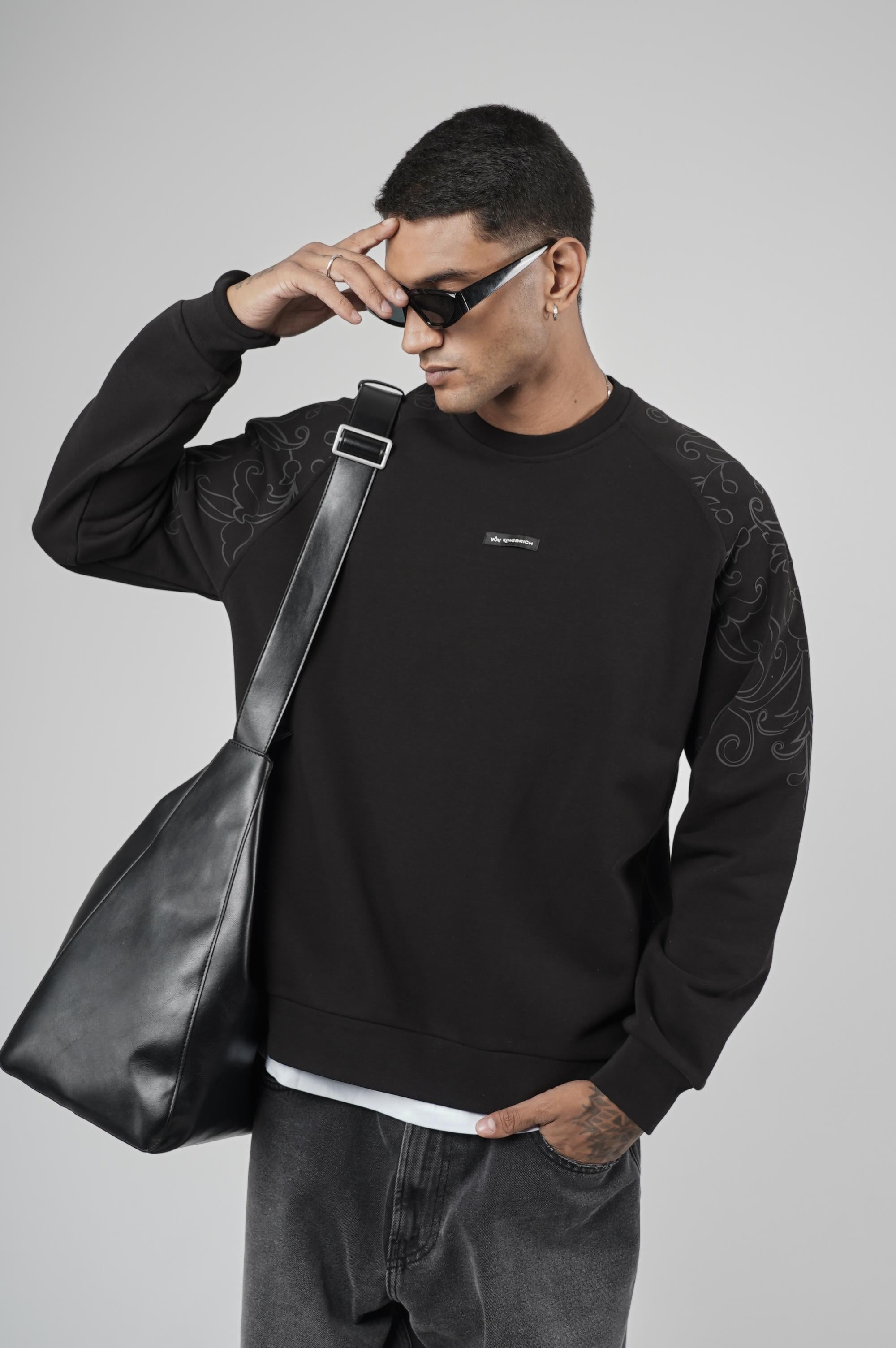 Reglan Kol Omuzları Baskılı Oversize Kesim Erkek Sweatshirt