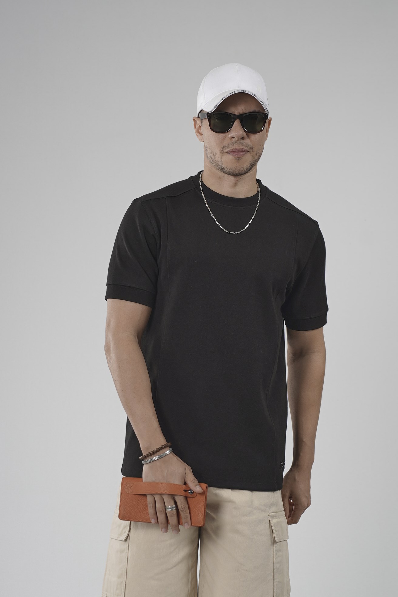 Regular Kalıp Çımalı Kol Manşetli Düz Basic Tişört