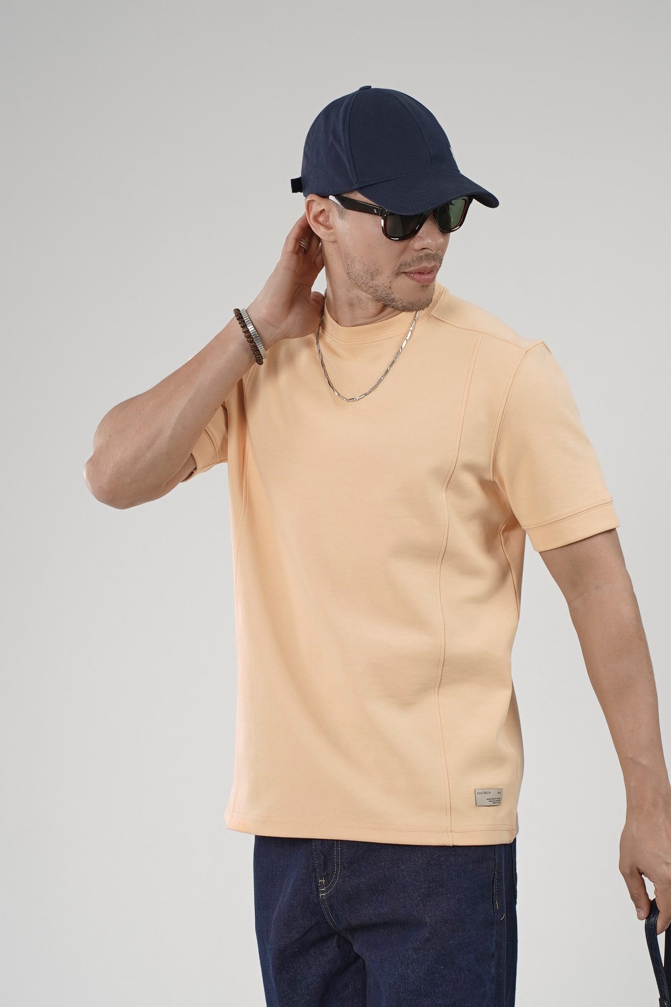 Regular Kalıp Çımalı Kol Manşetli Düz Basic Tişört