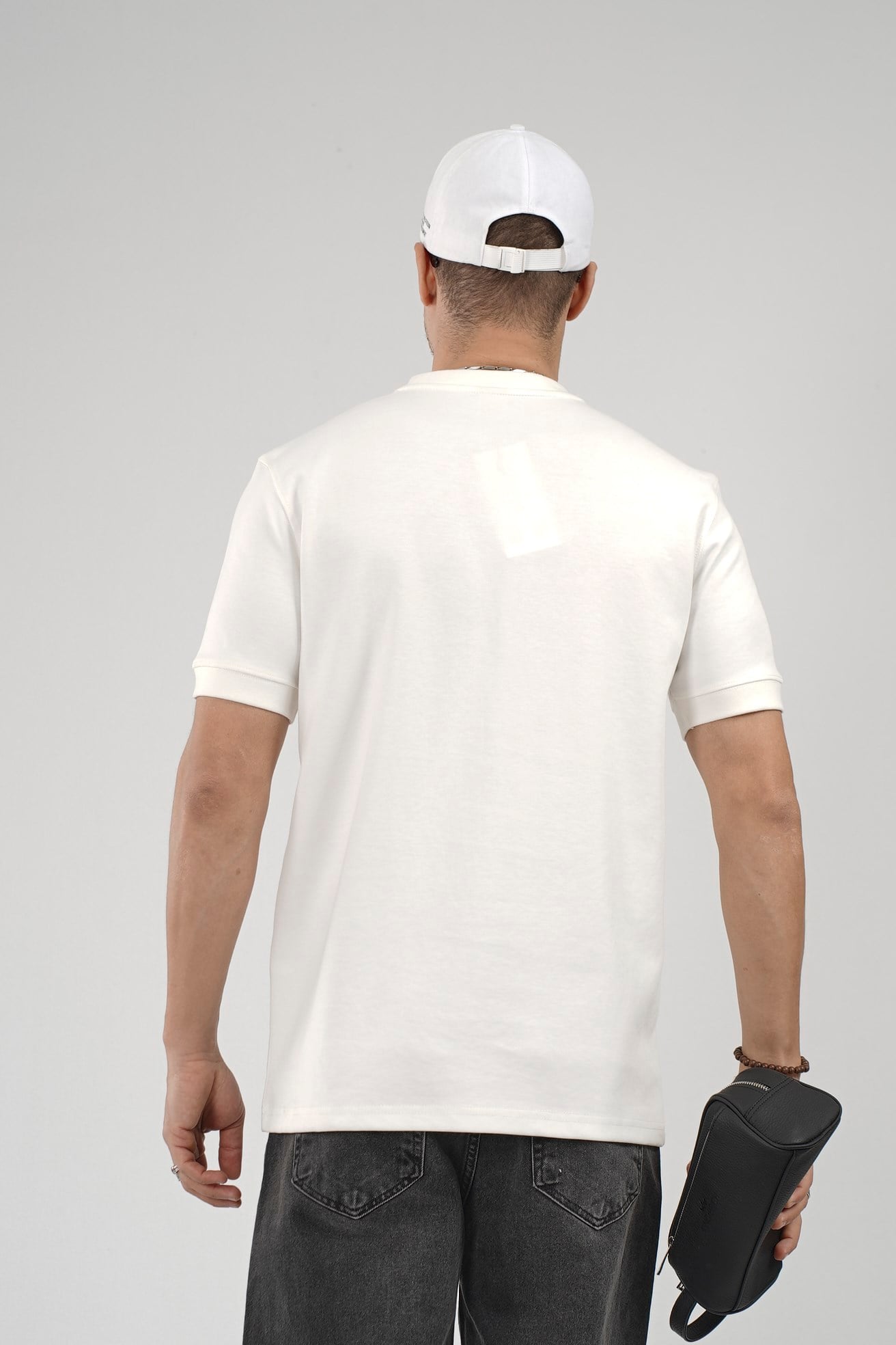 Regular Kalıp Çımalı Kol Manşetli Düz Basic Tişört