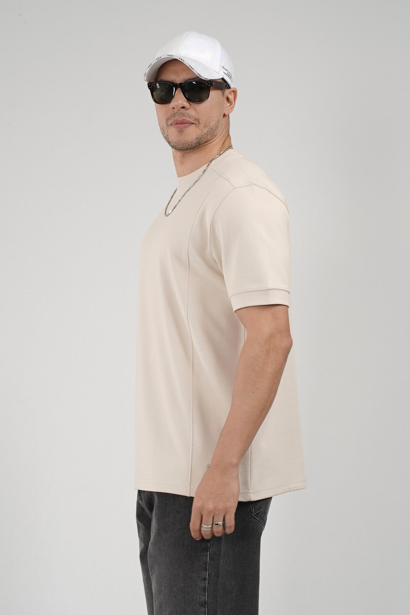 Regular Kalıp Çımalı Kol Manşetli Düz Basic Tişört