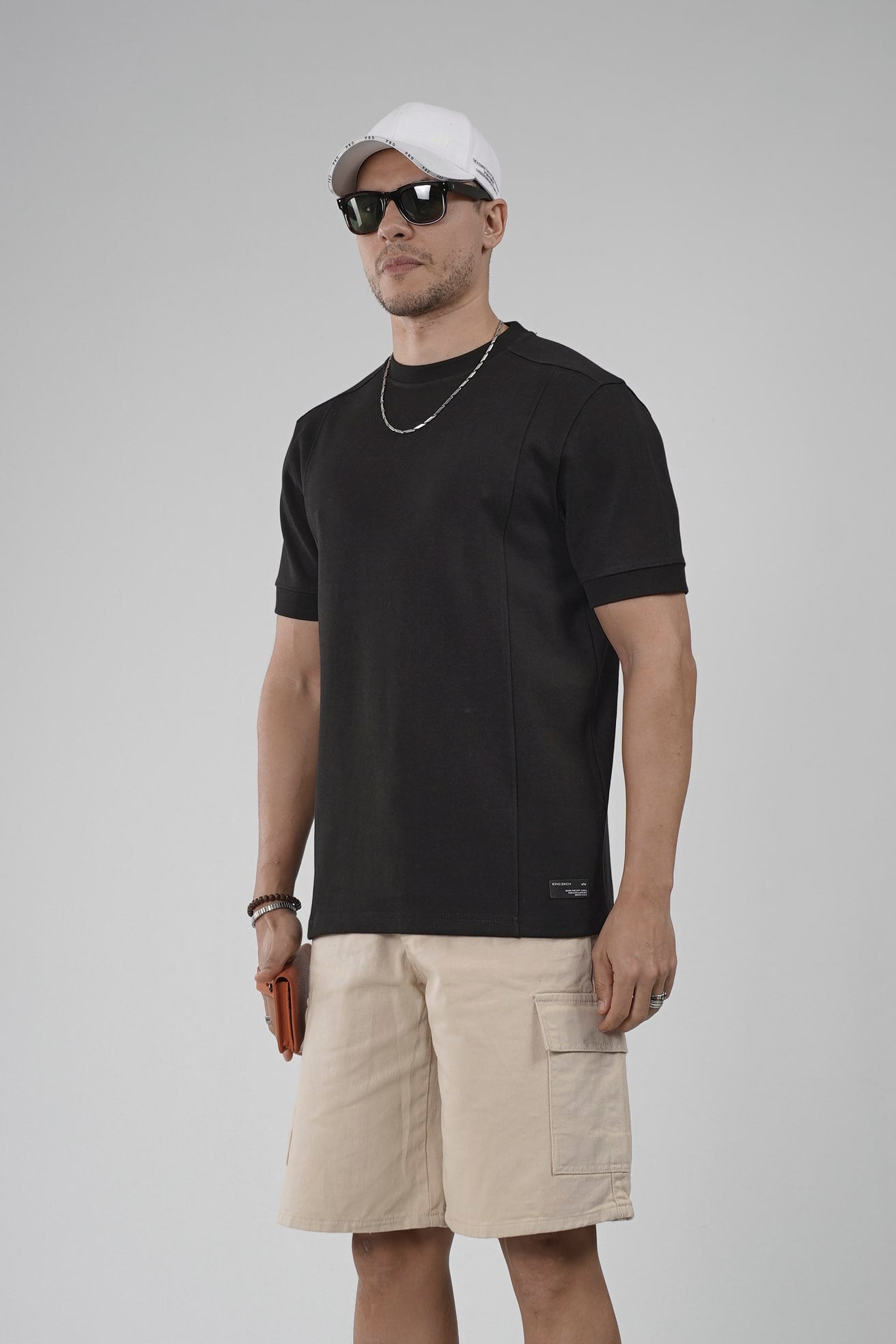 Regular Kalıp Çımalı Kol Manşetli Düz Basic Tişört