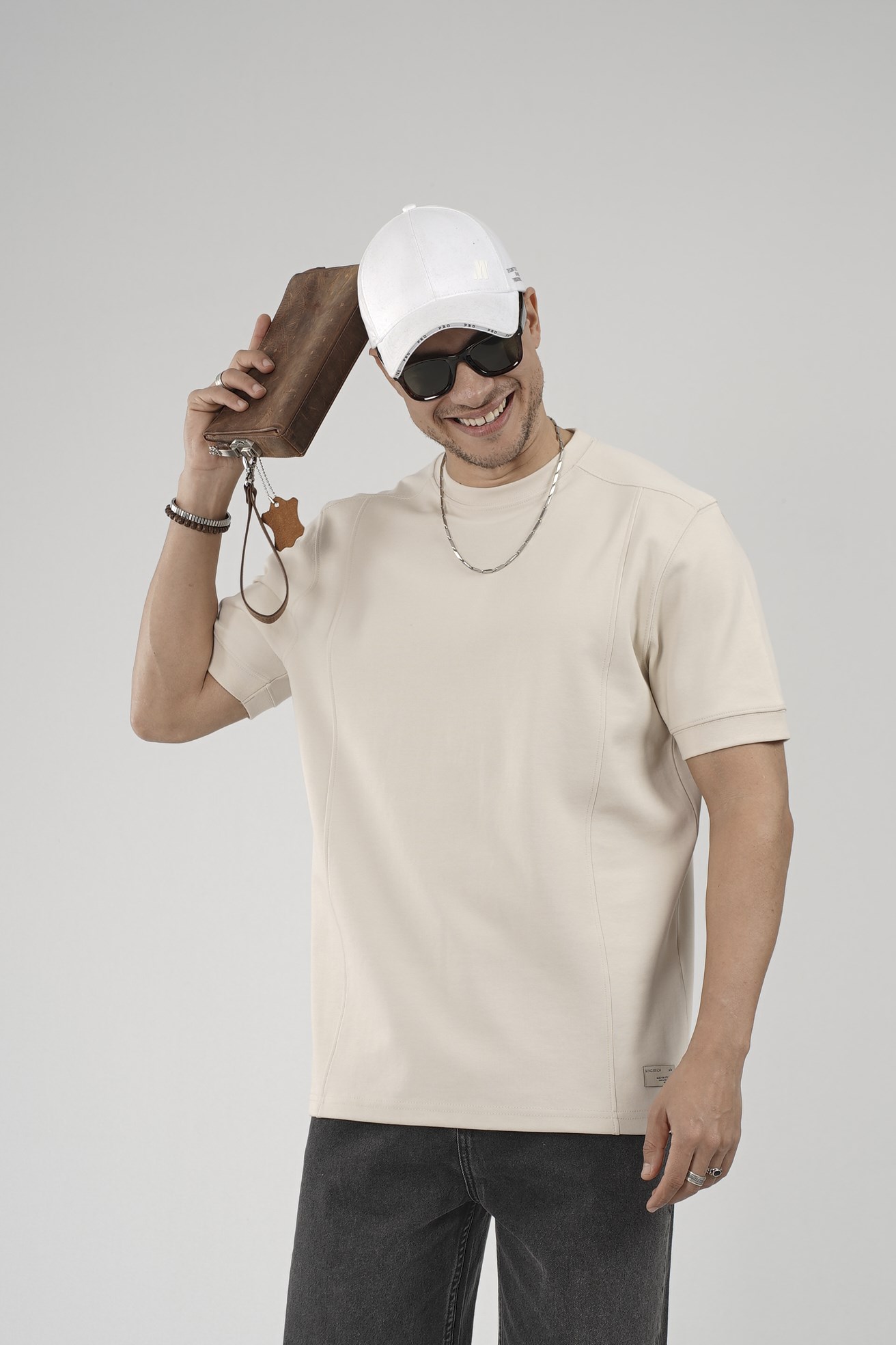 Regular Kalıp Çımalı Kol Manşetli Düz Basic Tişört