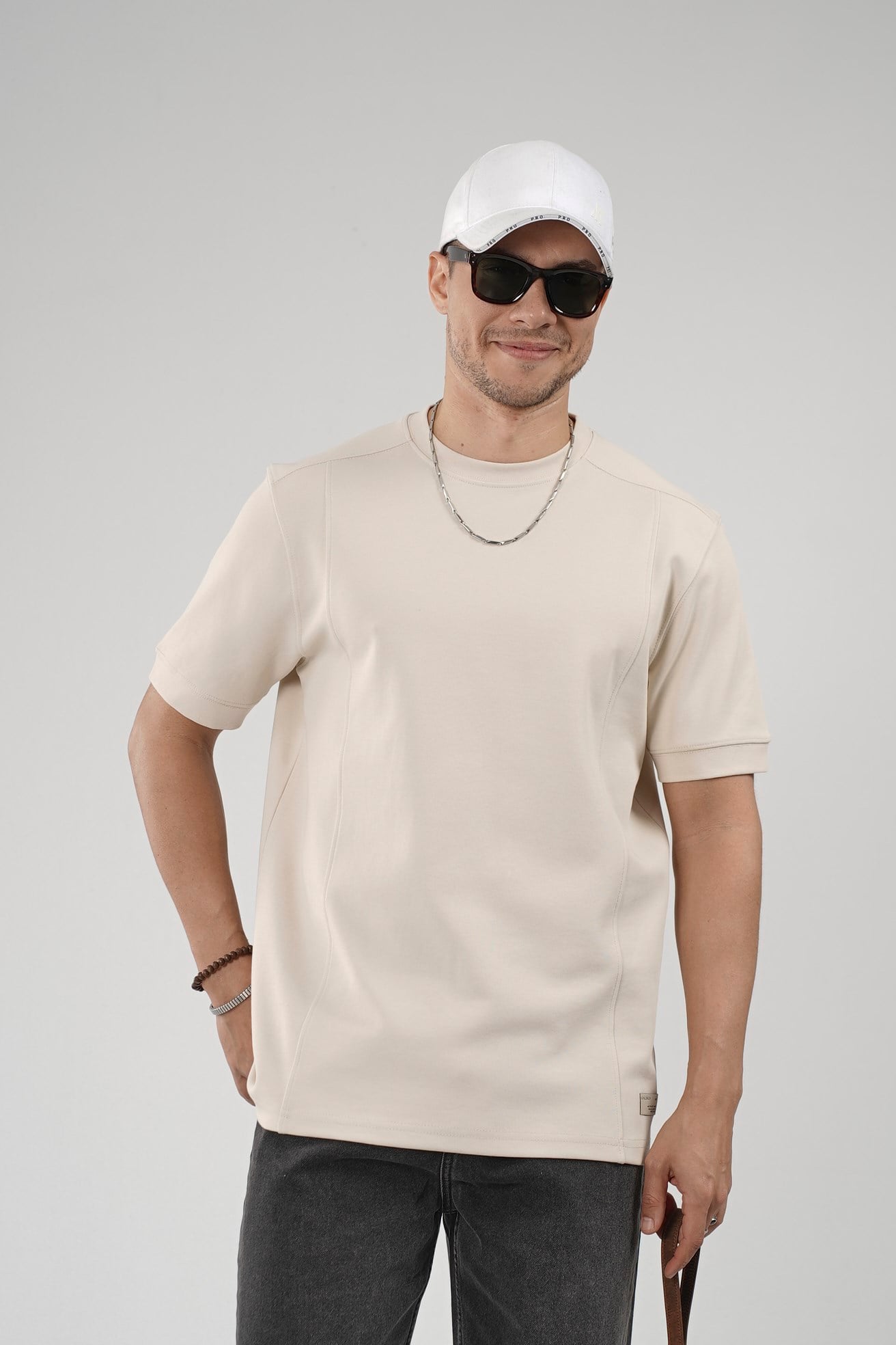 Regular Kalıp Çımalı Kol Manşetli Düz Basic Tişört