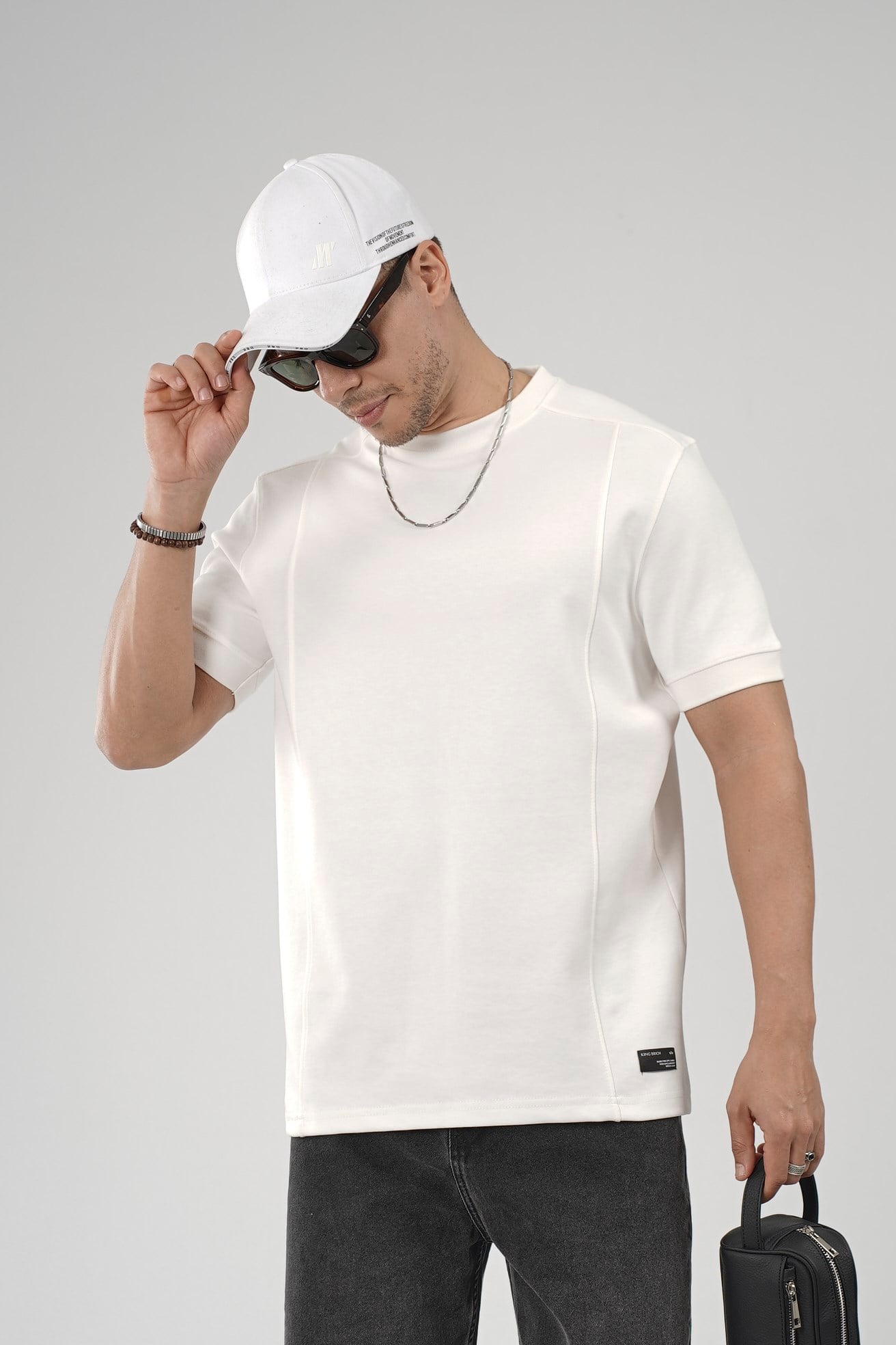 Regular Kalıp Çımalı Kol Manşetli Düz Basic Tişört