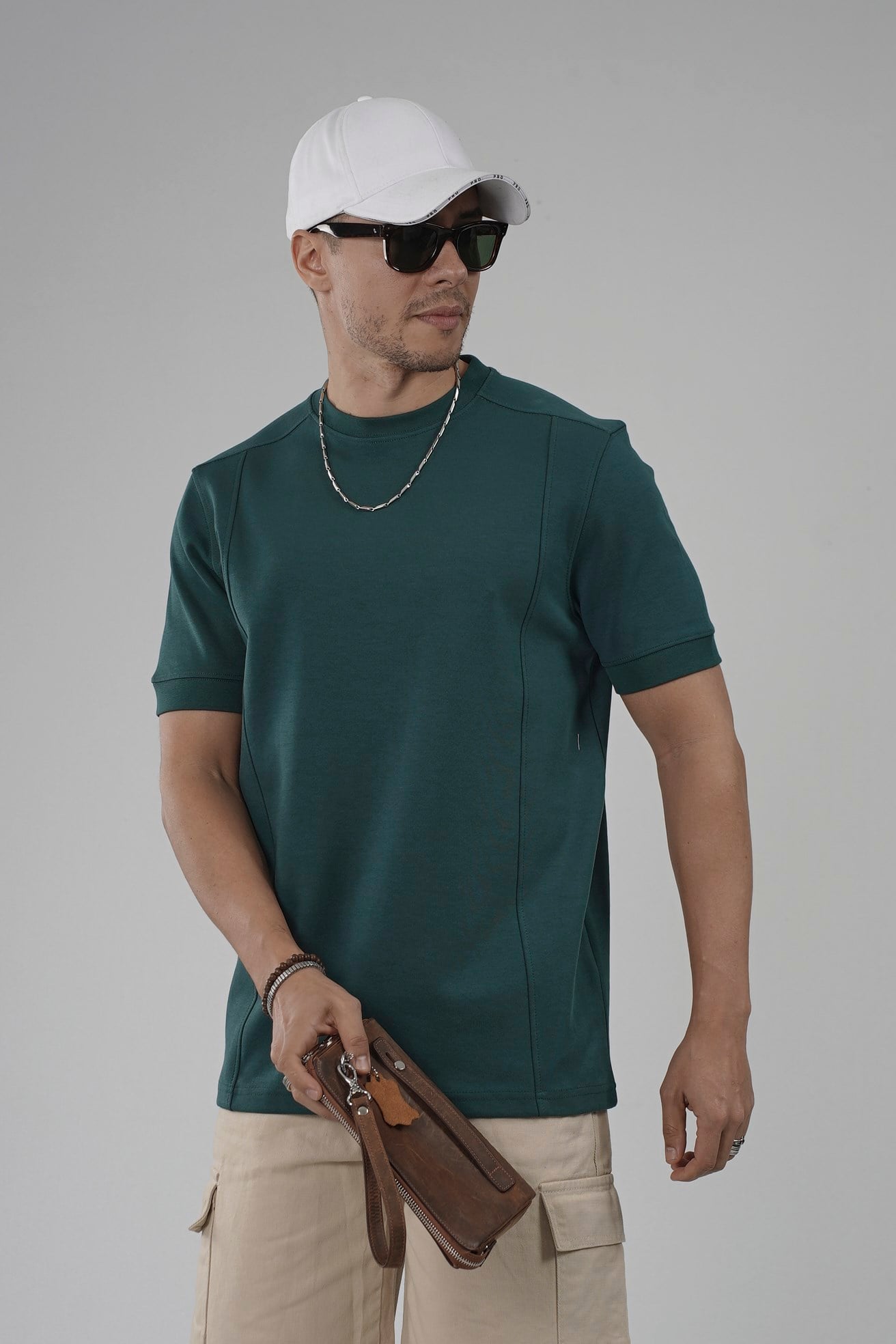 Regular Kalıp Çımalı Kol Manşetli Düz Basic Tişört