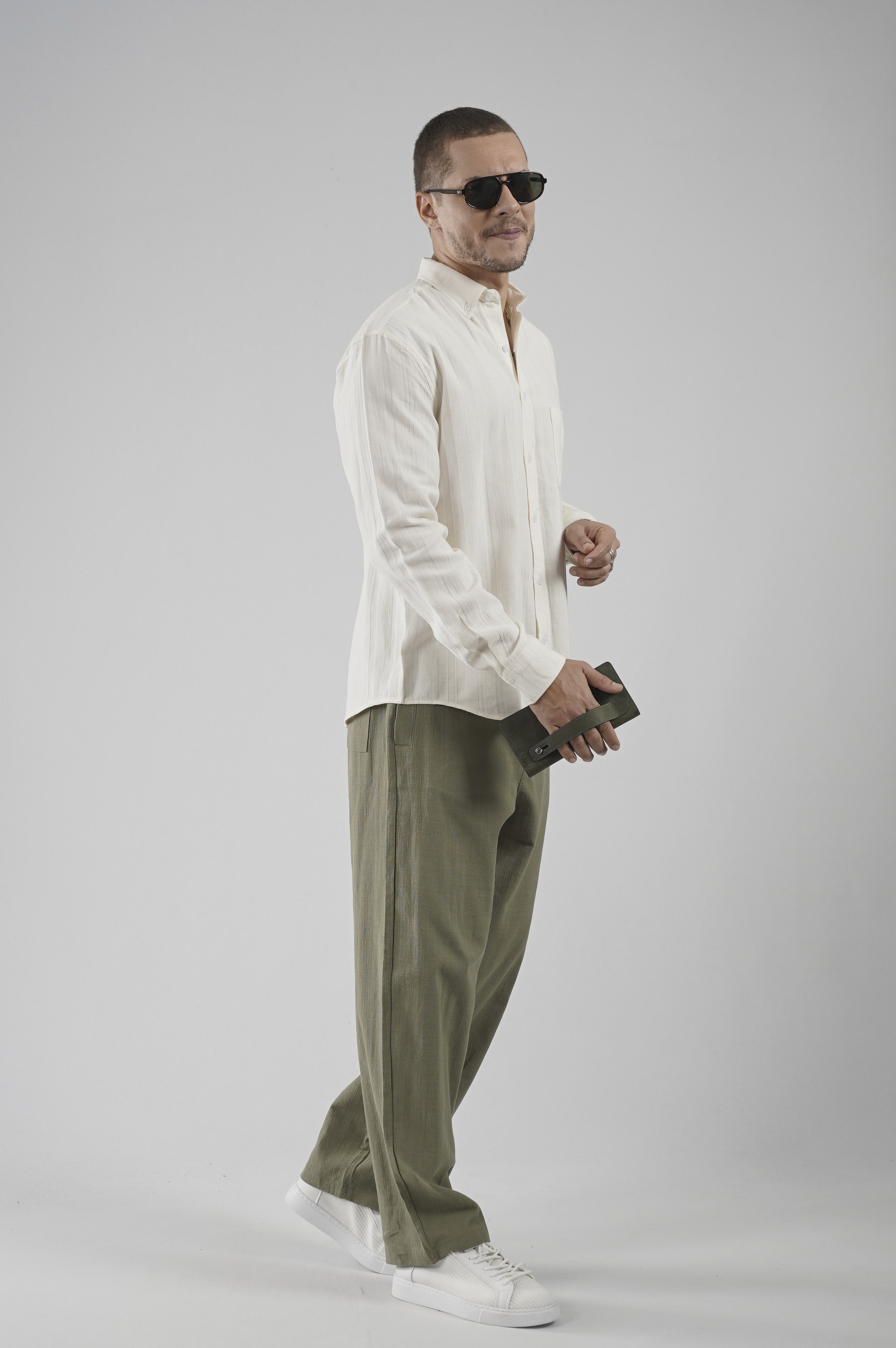 Regular Kalıp Tek Cepli Müslin Erkek Gömlek