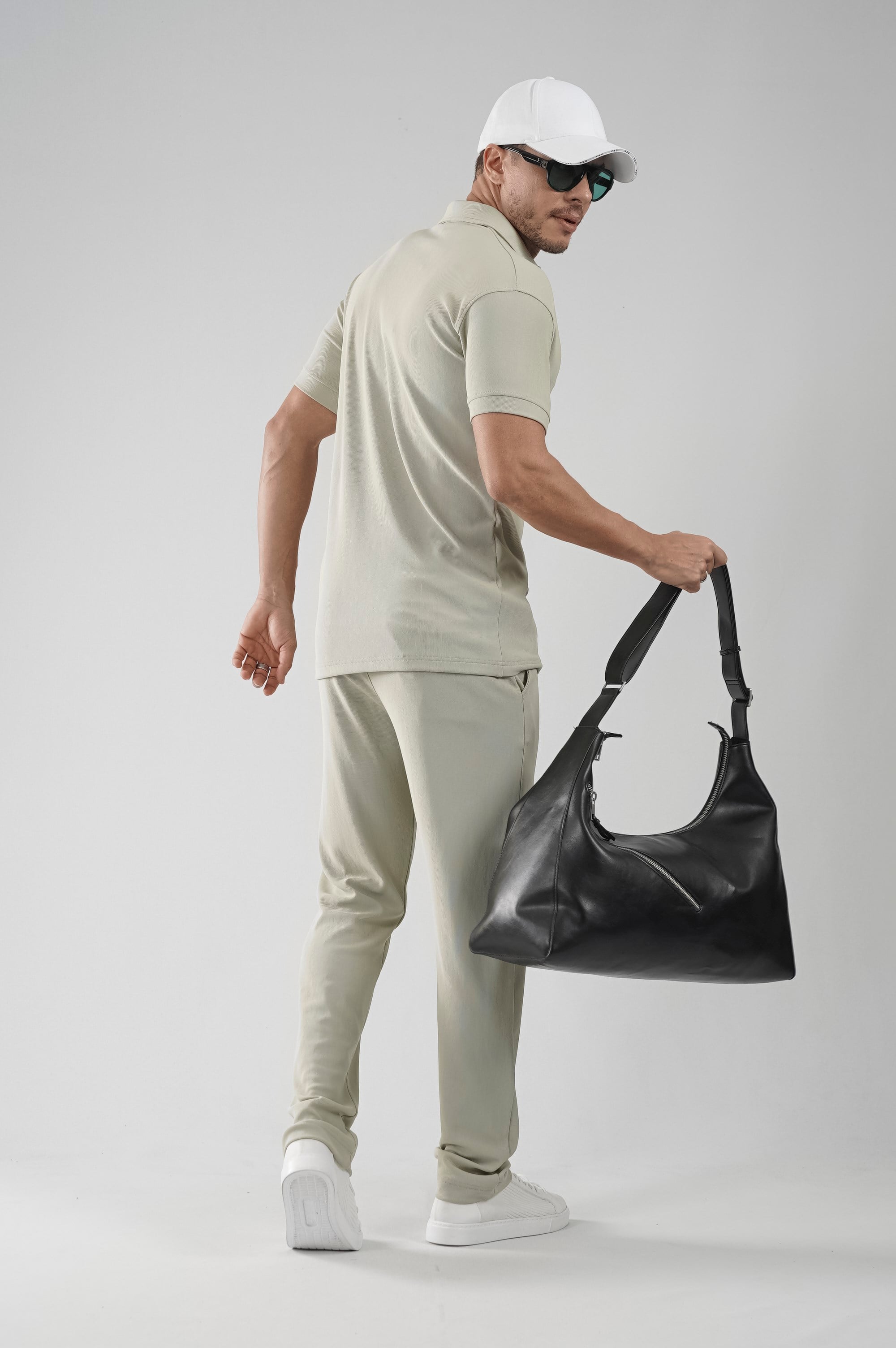 Yakası Fermuarlı Regular Kalıp Pantolon Tişört Alt Üst Takım