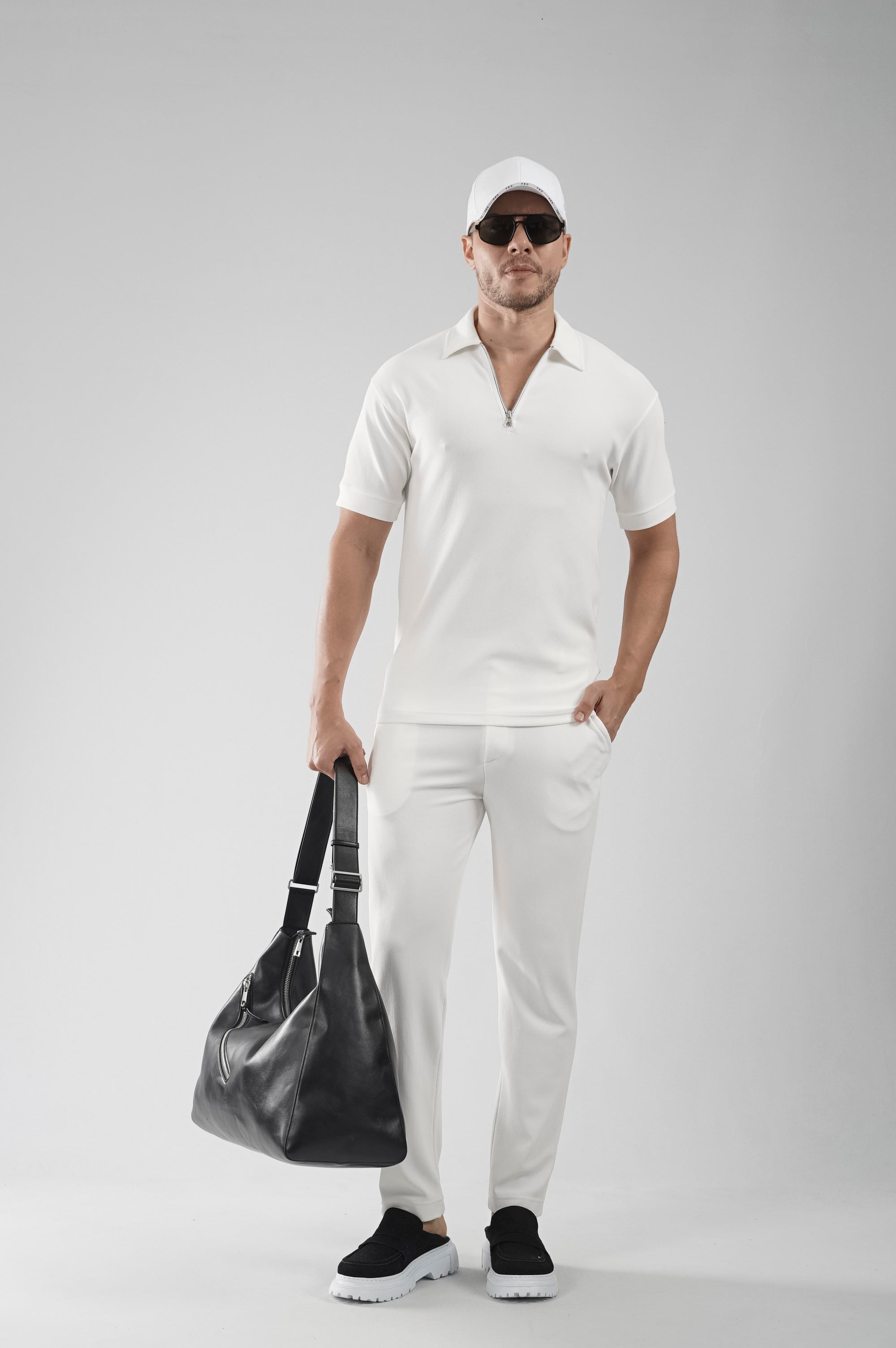 Yakası Fermuarlı Regular Kalıp Pantolon Tişört Alt Üst Takım