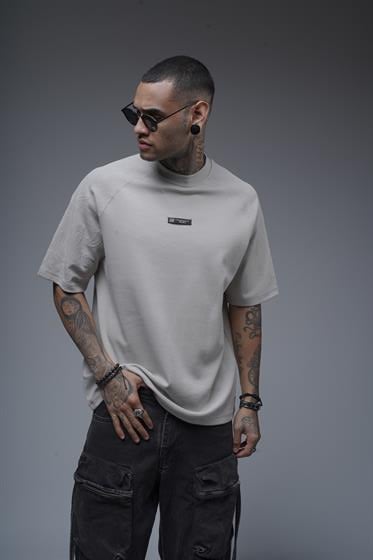 Kabaran Baskılı Reglan Kol Oversize Kalıp Tişört