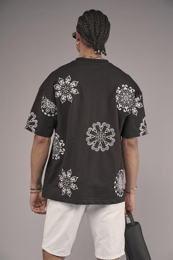Nakış Detaylı Oversize Kalıp Unisex Tişört