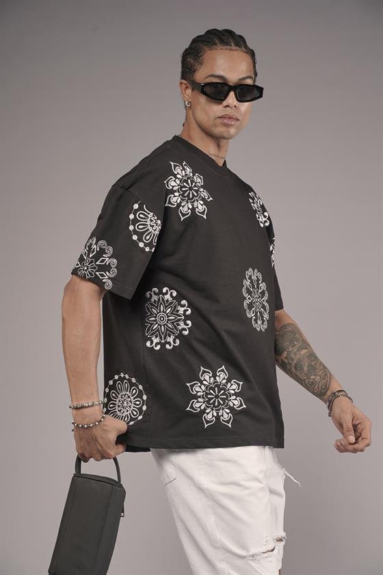 Nakış Detaylı Oversize Kalıp Unisex Tişört