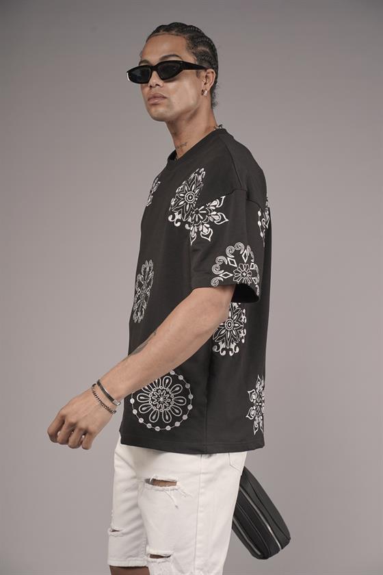 Nakış Detaylı Oversize Kalıp Unisex Tişört
