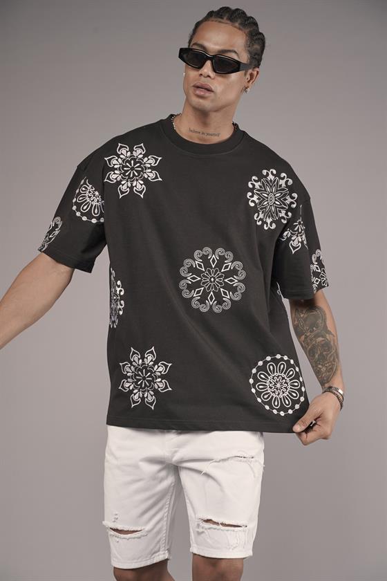 Nakış Detaylı Oversize Kalıp Unisex Tişört