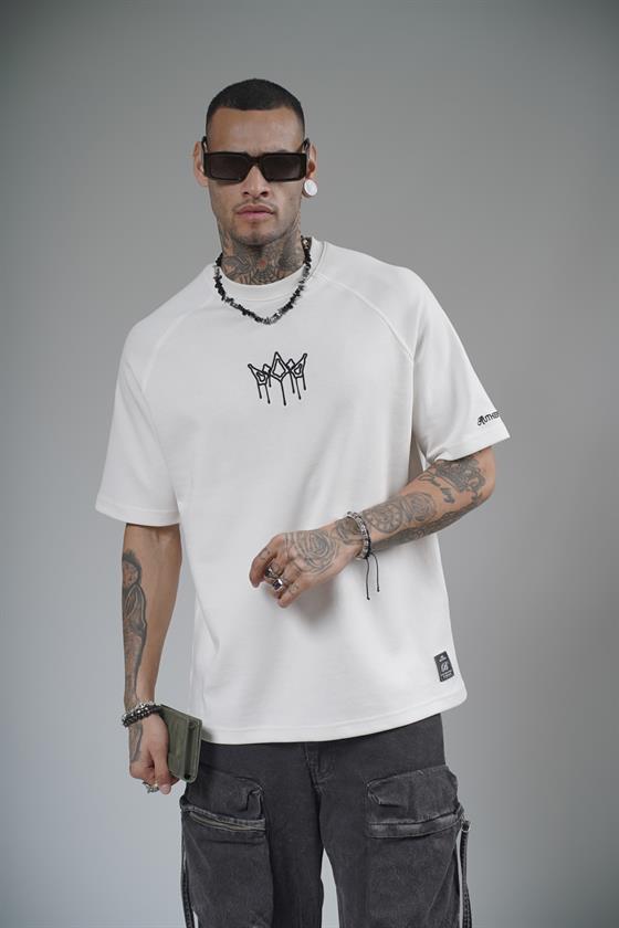 Önü Logolu Nakış Detaylı Reglan Kol Unisex Oversize Kalıp Tişört