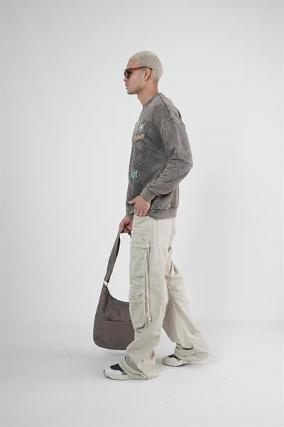 Bisiklet Yaka Yıkamalı Aplikeli Oversize Kalıp Sweatshirt