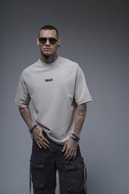Kabaran Baskılı Reglan Kol Oversize Kalıp Tişört