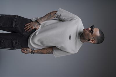 Kabaran Baskılı Reglan Kol Oversize Kalıp Tişört