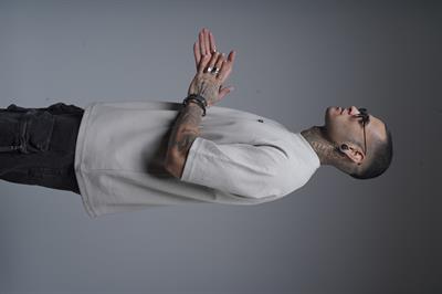 Kabaran Baskılı Reglan Kol Oversize Kalıp Tişört