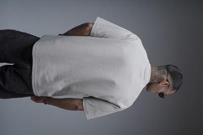 Kabaran Baskılı Reglan Kol Oversize Kalıp Tişört