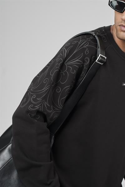 Reglan Kol Omuzları Baskılı Oversize Kesim Erkek Sweatshirt