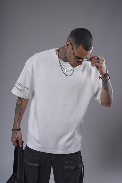Sırtı Baskılı Nakış Detaylı Oversize Kalıp Unisex Tişört